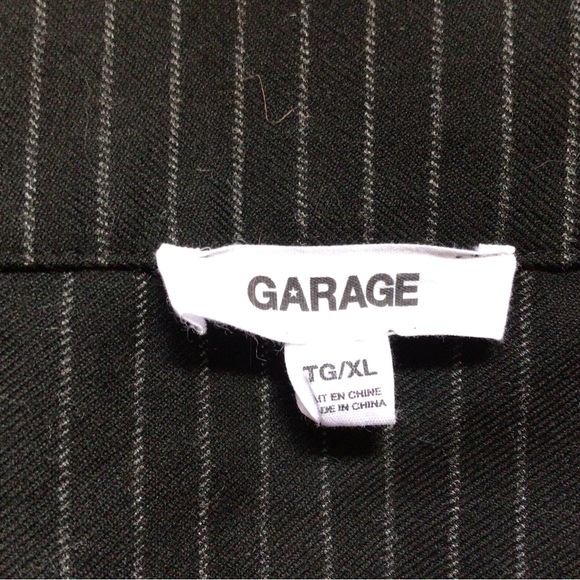 🌷2/$15 Garage black pin stripe skirt. Size X-Large. - Picture 3 of 4